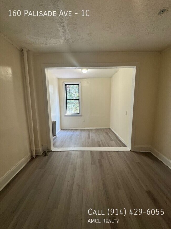 Building Photo - 160 Palisade Ave