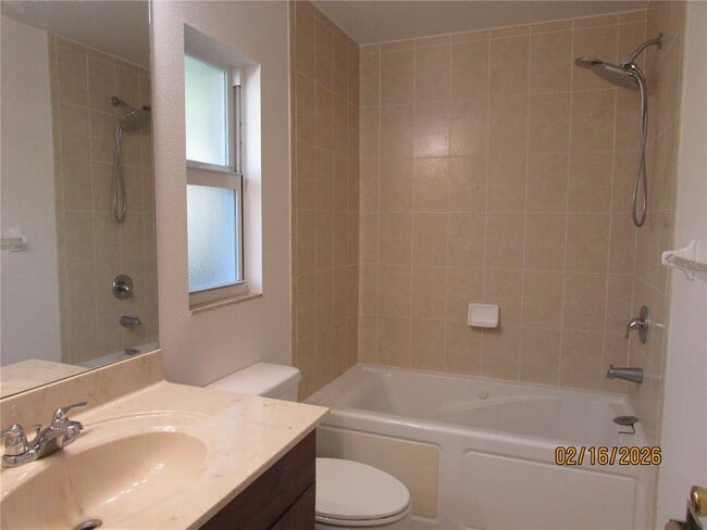 Building Photo - 506 6th Ave NW