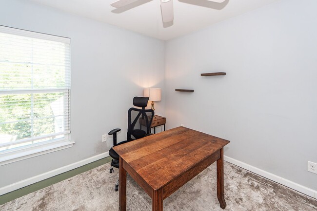 Building Photo - 3 Bedroom 2.5 Bath Single Family Home in W...