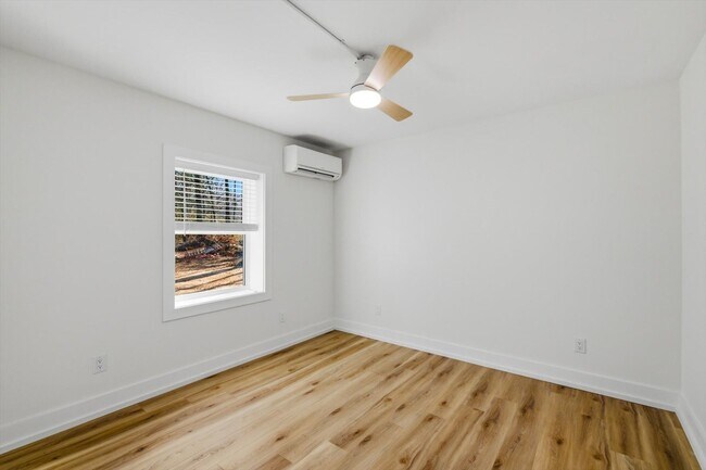 Building Photo - 2113 W Madison Ave