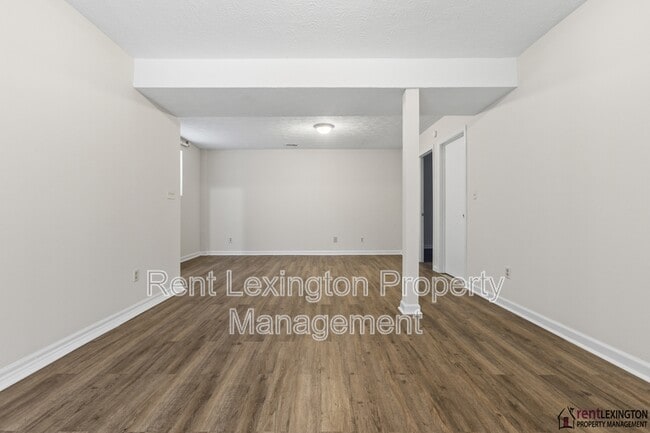 Building Photo - 208 Grayson Ct