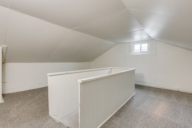 Building Photo - 10 Renwick St