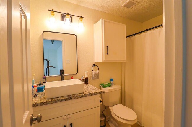 Building Photo - 11630 Highland Meadow Dr