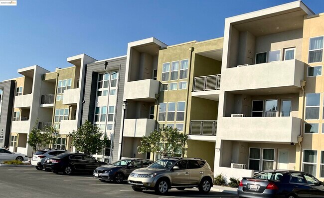 Building Photo - 2700 Wildflower Sta Pl