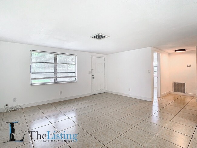 Building Photo - 1521 Swordbill Dr