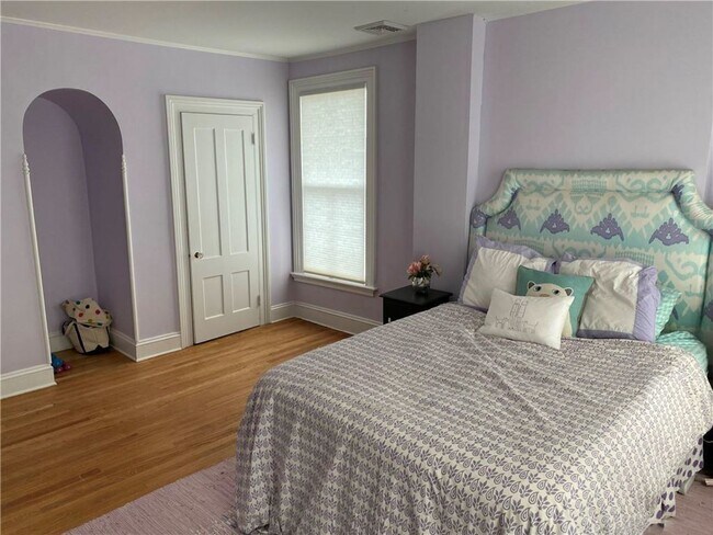 Building Photo - 40 Trumbull St