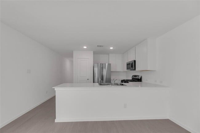 Building Photo - 263 Ottawa Way