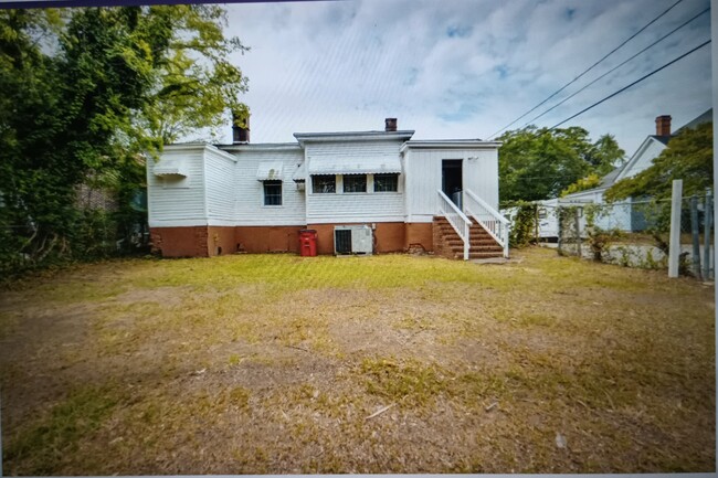 Building Photo - 2497 Napier Ave