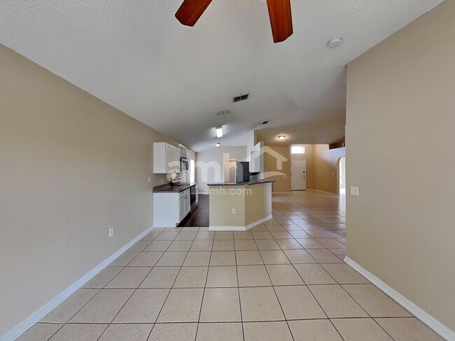 Building Photo - 6817 Westlake Blvd