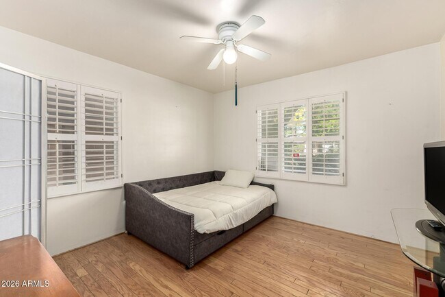 Building Photo - 1301 W MacKenzie Dr