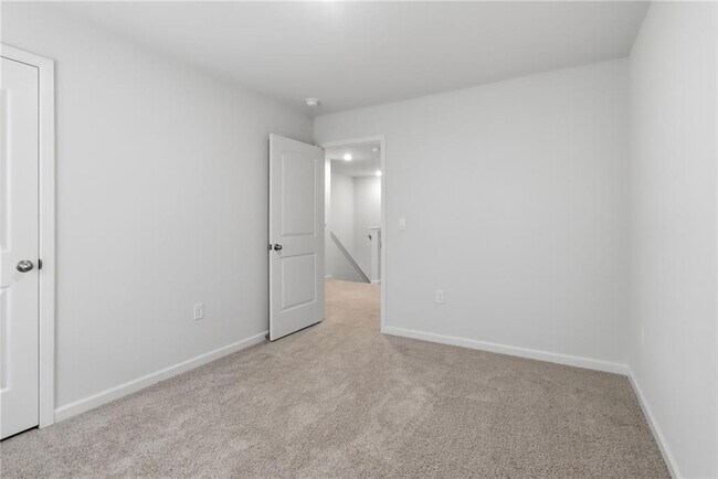 Building Photo - 48 Berryville Dr