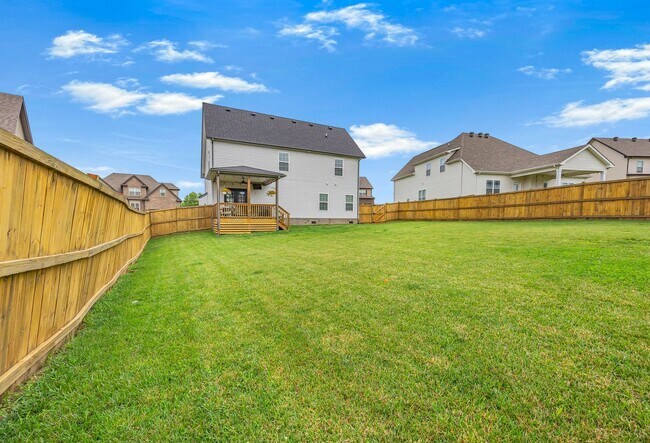 Building Photo - Pet Friendly Four Bedroom!