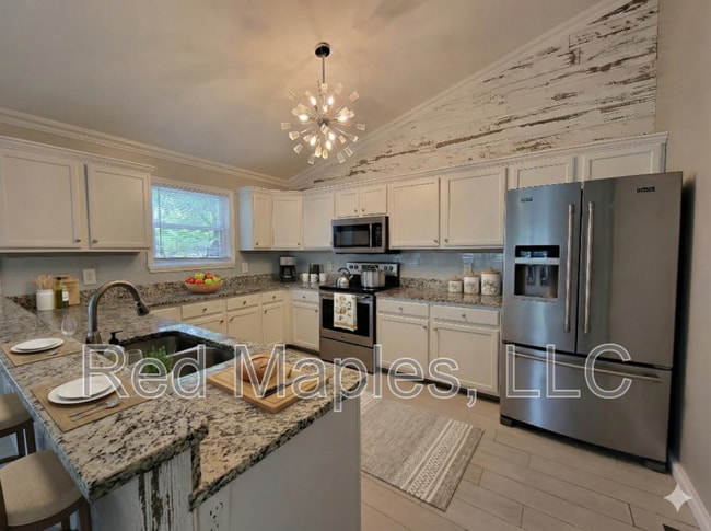 Building Photo - 332 Villa Dr