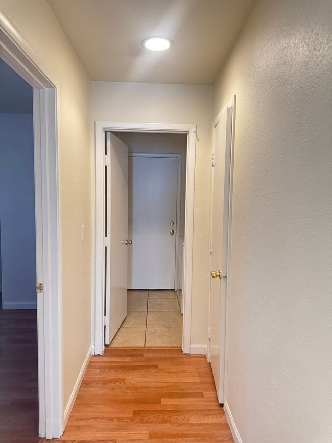 Building Photo - Beautiful 3-bedroom, 2-bathroom home in North Las Vegas