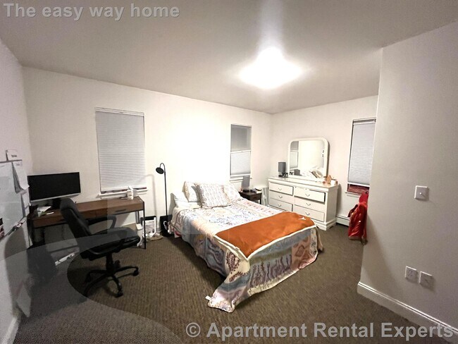 Building Photo - 159 Auburn St