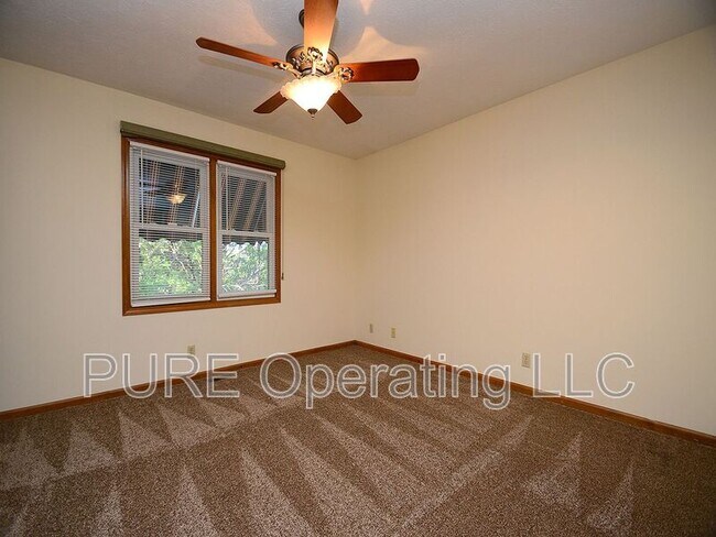 Building Photo - 1217 Pierce St