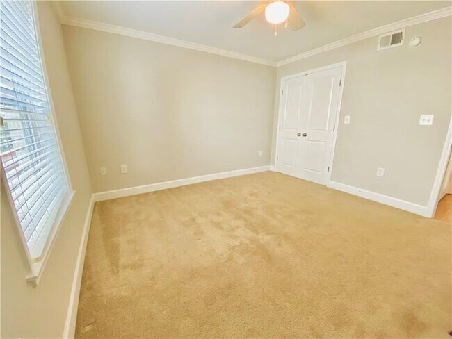 Building Photo - 48 Peachtree Ave NE