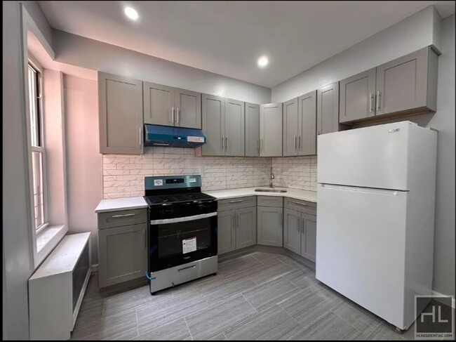 MIDLAND AVENUE - 291 Midland Ave Staten Island NY 10306 | Apartment Finder