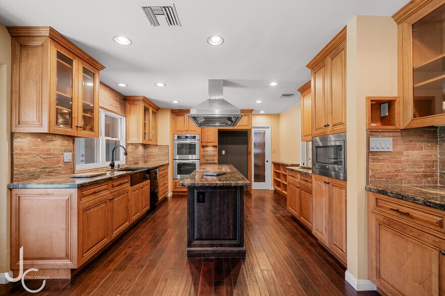 Building Photo - 12139 Cattle King Dr