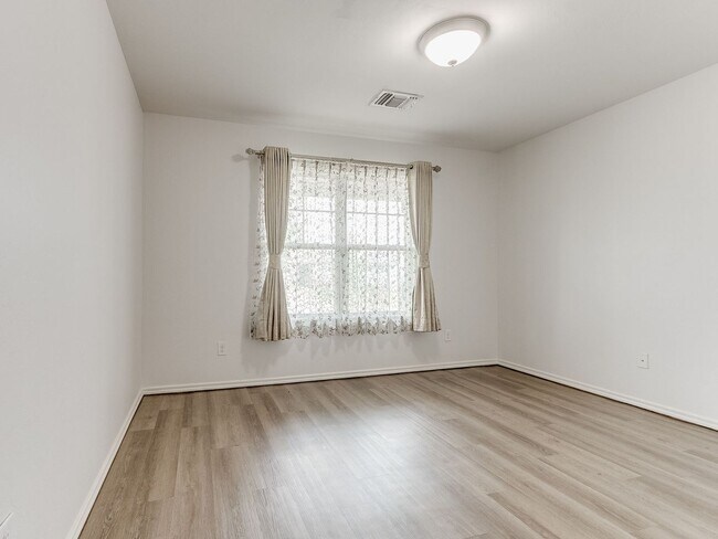 Building Photo - 15704 Caney Dr