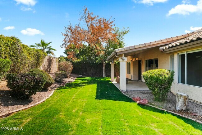 Building Photo - 6920 W Via Montoya Dr