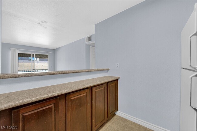 Building Photo - 5242 River Glen Dr