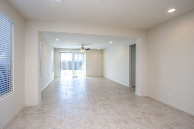 Building Photo - COMING SOON !! Mountainside Living at Canyon Views! 4 bedroom 2 bathroom!