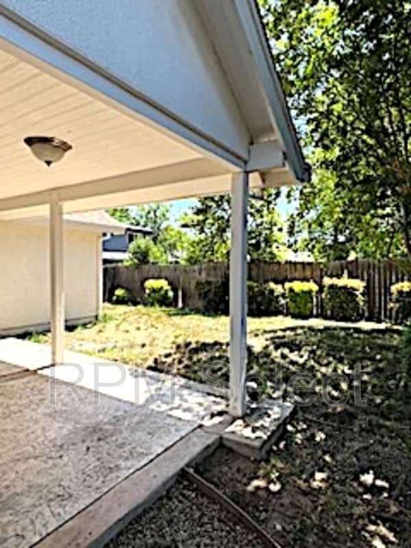 Building Photo - 4534 Whitney Ave