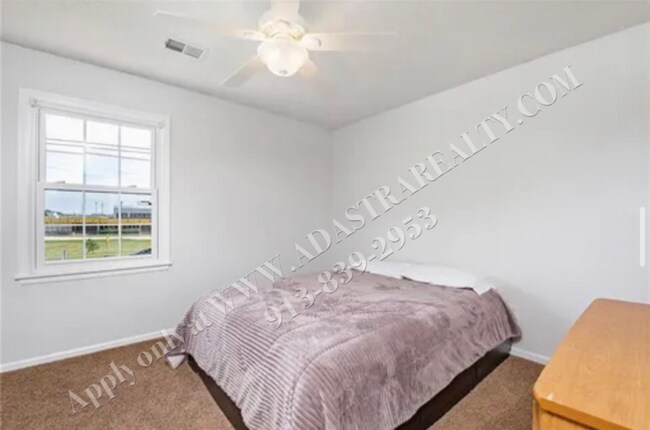 Building Photo - Classic Two Story 5 Bed 2.5 Bath Home in Blue Valley-Coming SOON!!