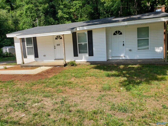 Primary Photo - 2108 Pulaski Pike NW