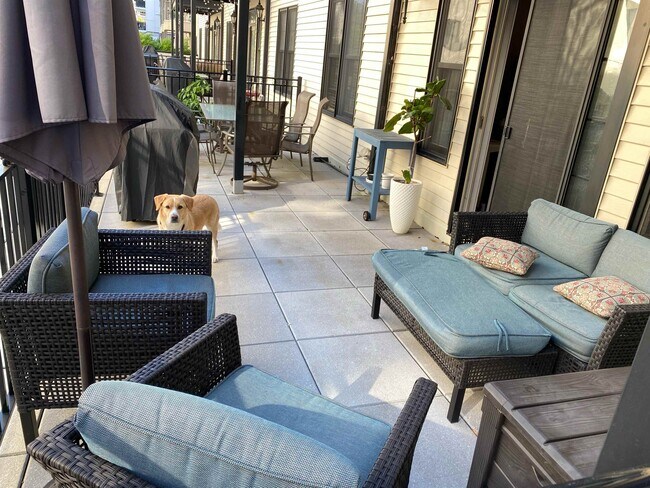 Building Photo - 904 Jefferson St