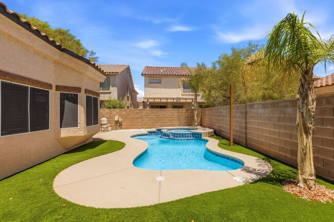 Building Photo - Beautiful Remodeled Single-Story Home W/ Pool in Southern Highlands