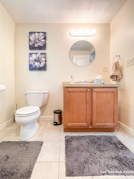 Building Photo - 496 Lebanon St