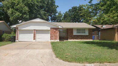 Building Photo - 1313 E Brooks St