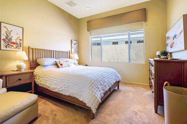 Building Photo - 293 Desert Holly Dr