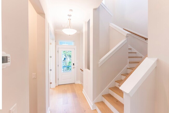 Building Photo - 96569 Bay View Dr