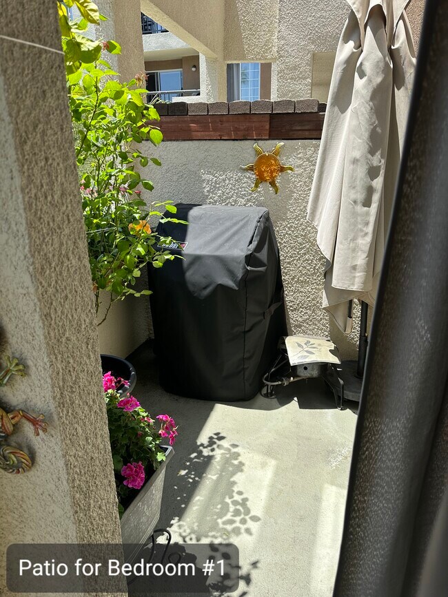 Small Patio- Mstrbrm side - 5565 Canoga Ave