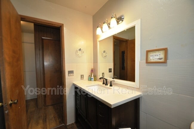 Building Photo - 20415 Pine Mountain Dr