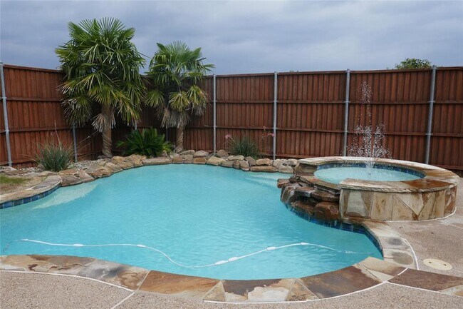 Building Photo - 2537 Windsor Castle Way