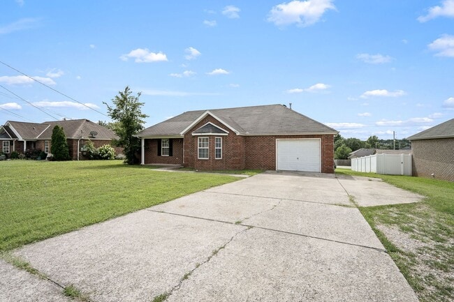 Building Photo - 9002 Macbeth Dr