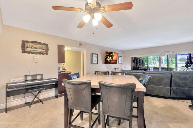 Building Photo - 6662 Boca Del Mar Dr