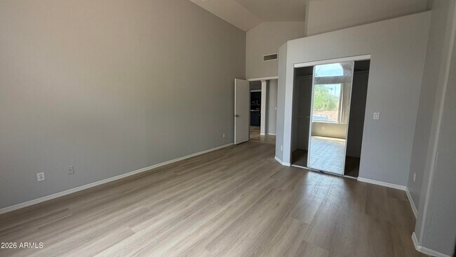 Building Photo - 213 S Crosscreek Dr