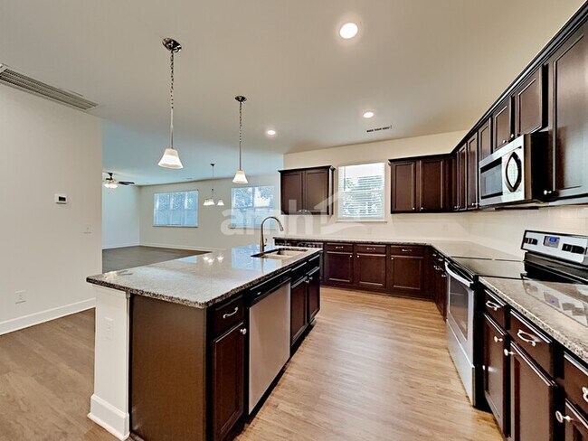 Building Photo - 4800 Horatio Ct