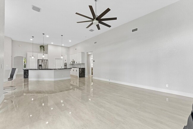 Building Photo - 20094 W Key Dr