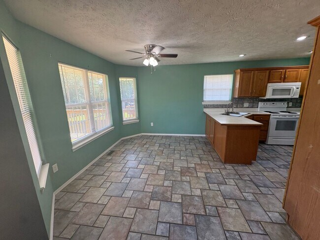 Building Photo - 5118 N Graybrooke Dr