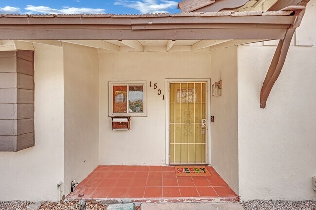 Building Photo - Mid-Century Modern Gem in Historic McNeil ...