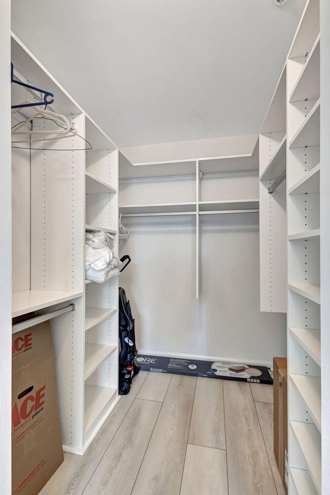 Building Photo - 630 S Sapodilla Ave