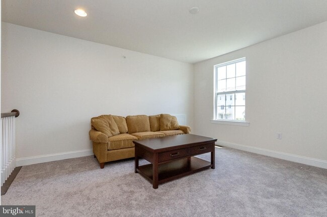 Building Photo - 148 Woodwinds Dr