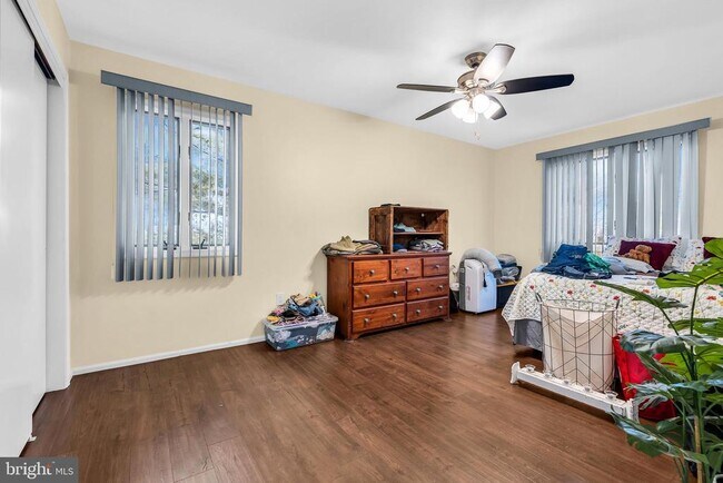 Building Photo - 2 Leicester Ln