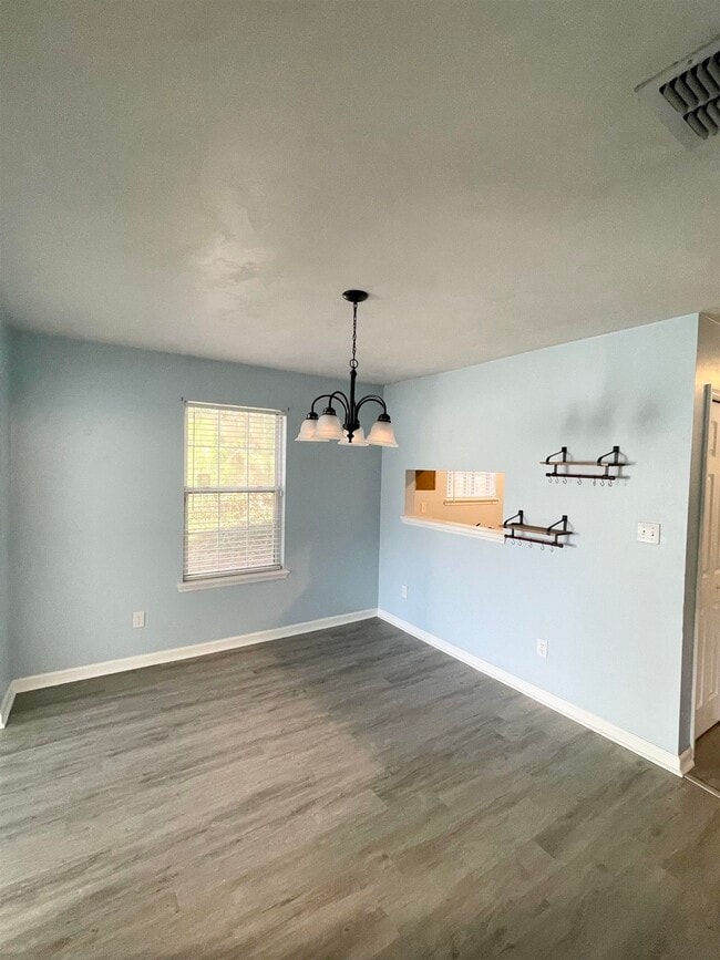 Building Photo - 4112 Mission Trace Blvd